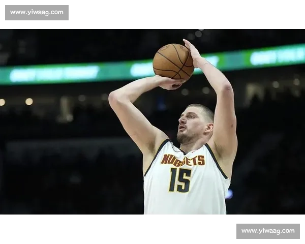 三节三双 166 次！约基奇 14+14+15 率掘金 22 分屠太阳