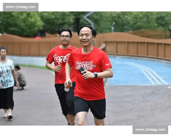 成马开跑，中粮可口可乐四川跑团红动赛道