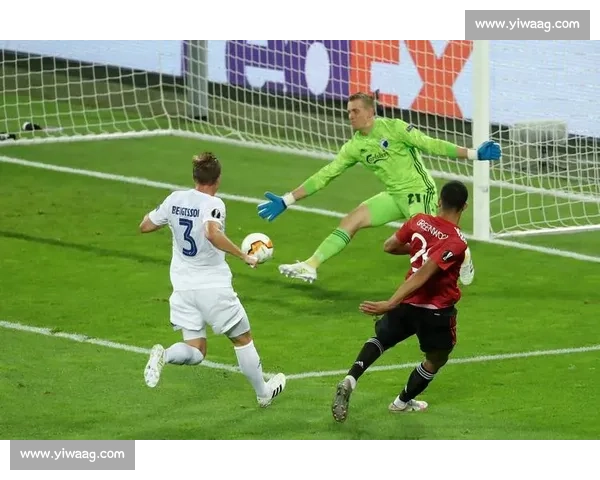 4-2 险变 3-3：曼联三连胜下的光鲜与暗伤