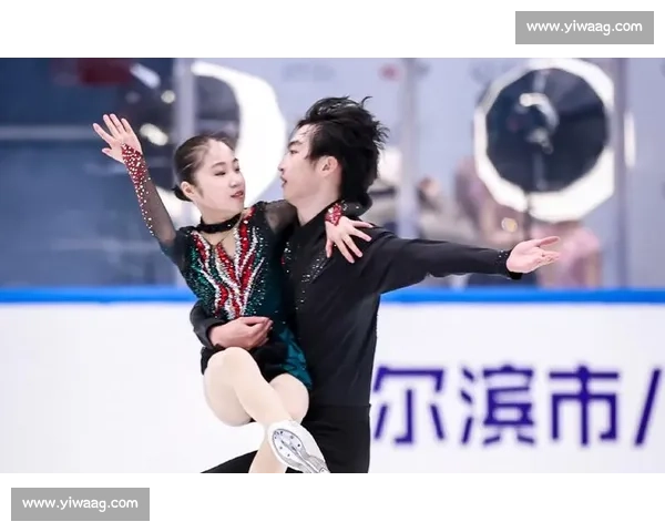 中俄花滑高手齐齐哈尔竞技 郭蕊 张益文摘双人滑桂冠