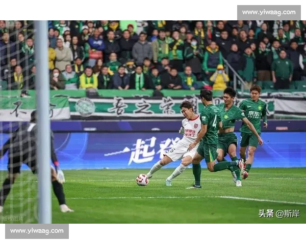 恒大对阵川崎赛果揭晓亚冠焦点战引发热议攻防博弈走向成关键之夜 恒大对阵川崎赛果揭晓亚冠焦点战引发热议攻防博弈走向成关键之夜